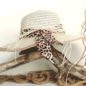 Strohhut Boho Sommerhut in Hellbeige mit Leoschal