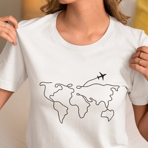 Travel lovers T-shirt, World map T-shirt, T-shirt with airplane and map, Adventurous T-shirt, Travel-themed clothing,Gift for travelers