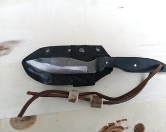 Canadian belt knife in 1095 steel, tumbled finish, kydex sheath, leather lanyard, antler beads, G10 handle.