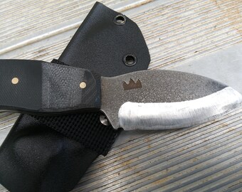 Stubby EDC knife, kydex sheath, cross body carry, 1095 steel, G10 handle