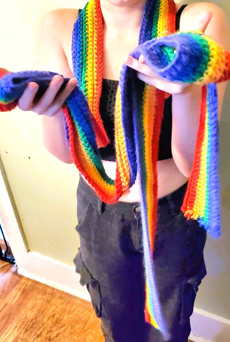 LONG SCARF RAINBOW BODY