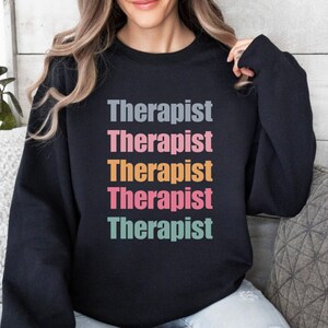 Therapeut Shirt Therapeut Geschenk Geschenk für Therapeut Therapie Sweatshirt Mentale Gesundheit Shirt Bewusstsein Shirt Ratgeber Shirt Psychologe Shirt