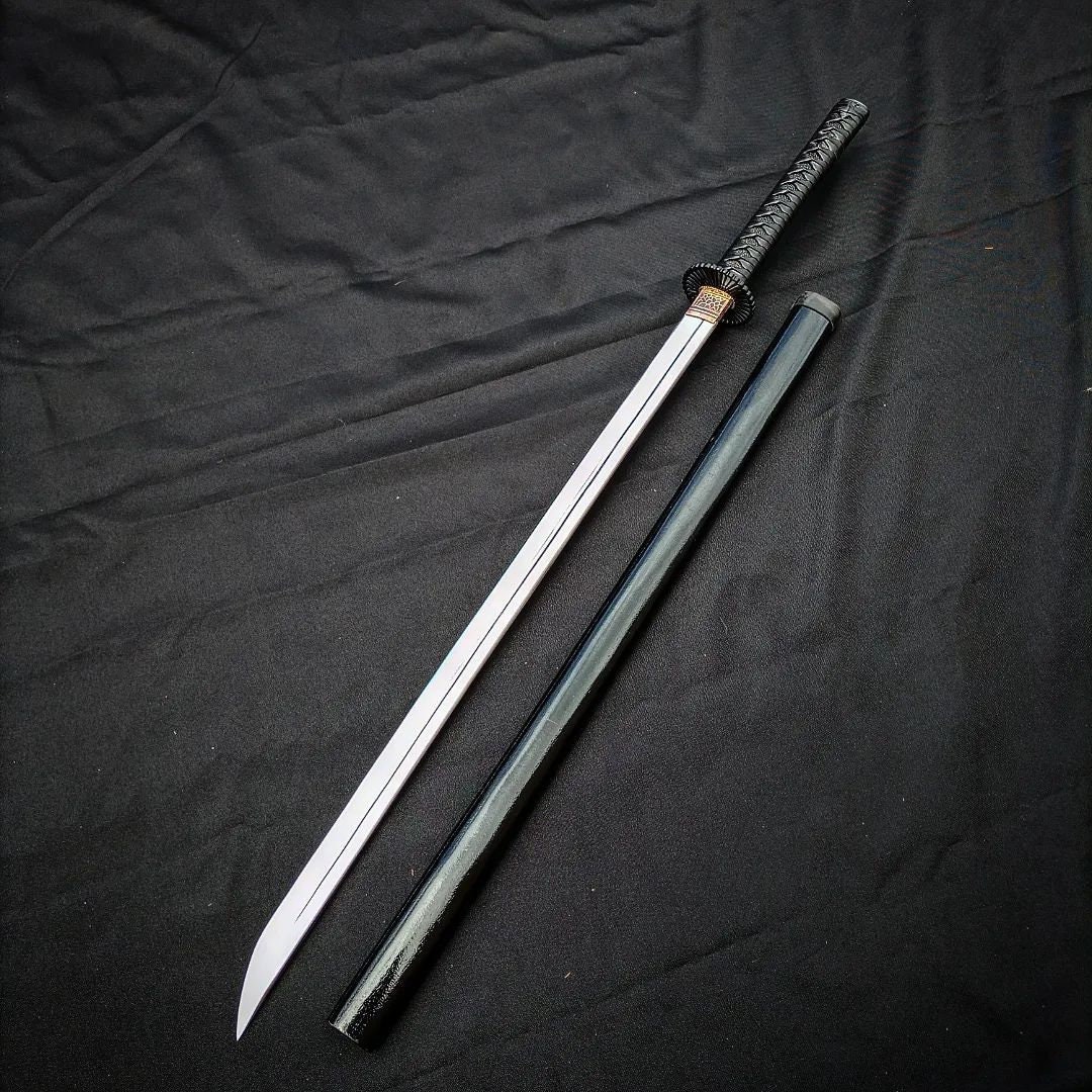 Hand-forged 1095 Steel Katana Sword : Authentic Japanese Sword
