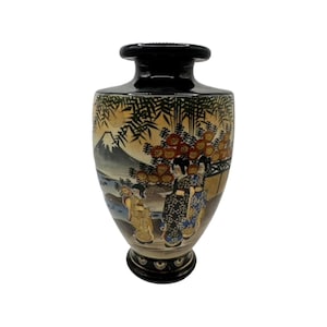 Beautiful Satsuma Vase - Meiji Period Artwork with Gosu Blue Glaze