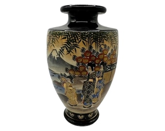 Beautiful Satsuma Vase - Meiji Period Artwork with Gosu Blue Glaze