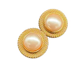 Pendientes Givenchy - Pendientes de clip - Color dorado con perla - Vintage 80s - Buen estado - Envío gratis - Pendientes de diseñador
