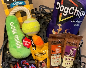 New Puppy Gift Box: Squeaky Toy, Treats & Braided Ball
