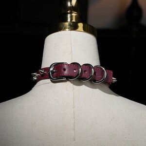 Handgefertigtes Punk-Mode-Spike-Halsband mit Herz Bild 4