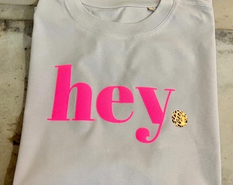 Leo Print Shirt, hey Tshirt flieder, Neon Leoprint, Oversize tshirt Leo Print, leoprint Tshirt, Geschenk Freundinnen, Leopadenmuster Pulli