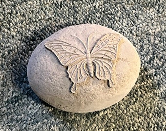 Butterfly Stone Figurine Garden Rock Statue Lawn Ornament Backyard Fairy Statue Stepping Mini Concrete Decorations Handmade Yard Art