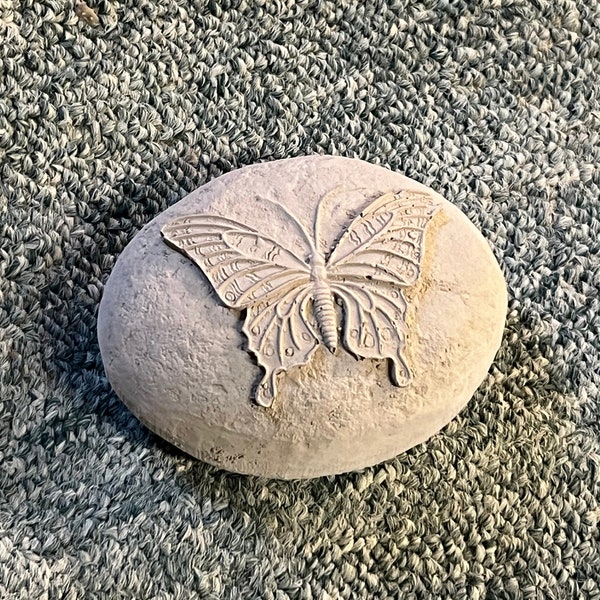 Butterfly Stone Figurine Garden Rock Statue Lawn Ornament Backyard Fairy Statue Stepping Mini Concrete Decorations Handmade Yard Art