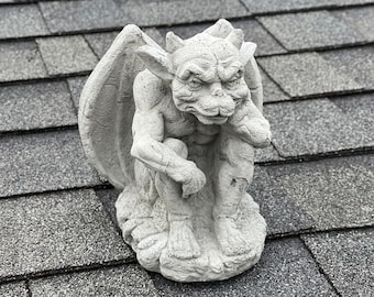 Gargoyle Statue Garden Statue Concrete Sitting Gargoyle Sculpture Stone Medieval Decor Guardian Figurine Gothic Decorations Griffin Ornament