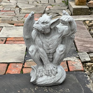 Gargoyle Statue Garden Concrete Gothic Sculpture Stone Medieval Outdoor Statuary Mythical Ornament Gomorrah Protection Figure Yard Decor