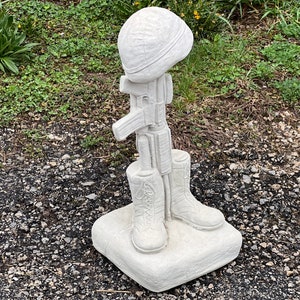 Massive Concrete Soldier Memorial Sculpture Concrete Military Statue Outdoor Patriotic Rock Statuary Army Veteran Lawn Grave Decoration