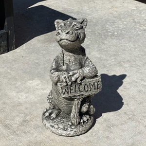 Baby Dragon Figurine Concrete Gothic Dragon Garden Statue Lawn Ornament Unique Gift Welcome Statuary Gargoyle Stone Sculpture Yard Art Decor