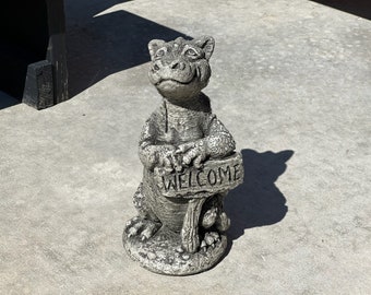 Baby Dragon Figurine Concrete Gothic Dragon Garden Statue Lawn Ornament Unique Gift Welcome Statuary Gargoyle Stone Sculpture Yard Art Decor