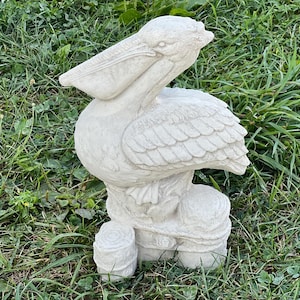 Concrete Pelican Garden Statue – Coastal Bird Sculpture, Cement Ocean Decor, Heron or Beach Patio Ornament for Yard or Lawn