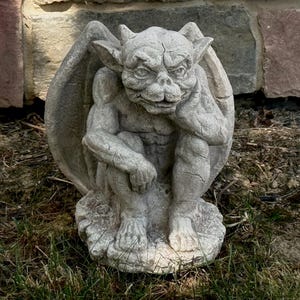 Concrete Gargoyle Statue For Garden Decor Gothic Sitting Demon Sculpture Scary Outdoor Ornament Yard Protector Heavy Statuary