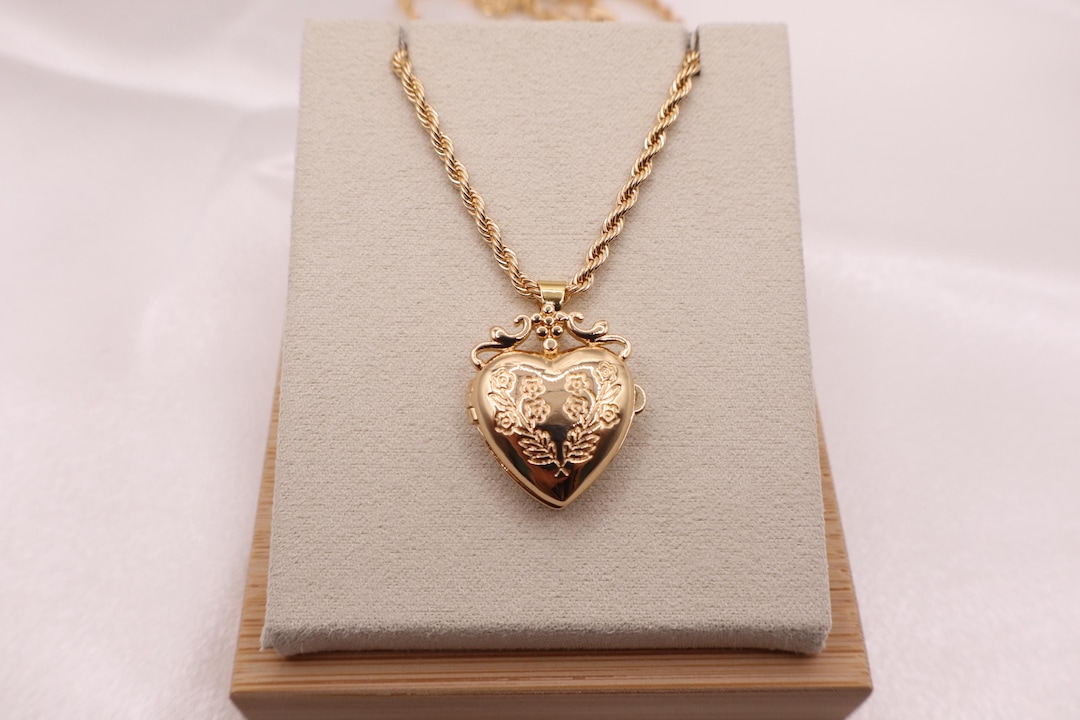 Locket Vintage Heart Necklace, Gold Vintage Heart Locket, Gold Heart Locket, Heart Necklace, Gifts for Mom, Gifts for Her, Gifts for Women