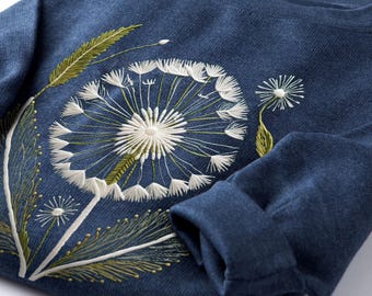 Wild Flowers Sweatshirt, Vintage Botanical Sweatshirt, Floral Sweatshirt, Pastel Floral Sweatshirt, Gift For Garden Lover, Flower Sweatshirt