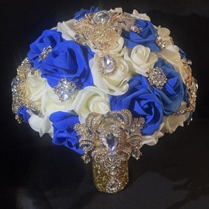 Ramo de novia con broche (Anaya)