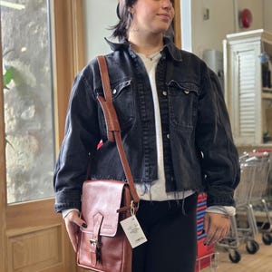 Full-Grain Cow Leather Messenger Bag: Vintage Brown Satchel