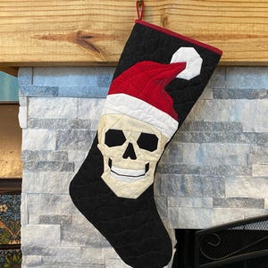 Motif de bas de Noël matelassé Skully Claus Santa Skull FPP : fond de teint en papier, par Summer Sleet