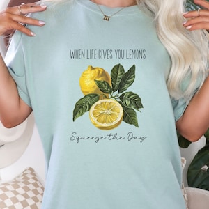 When Life Gives You Lemons T-Shirt, Farmers Market T-Shirt, Lemonade Stand Shirt, Lemon Shirt for Girls, T-Shirt with Fruits, Comfort Colors