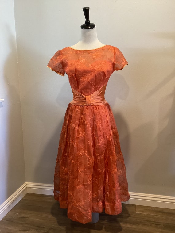 Vintage 1950s/60s Orange Embroidered dress; full s