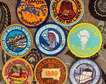 Vintage Embroidered US Travel Round Sew on Patches Choice Mt. Rushmore Devils Tower Badlands Glacier Park Yellowstone South Dakota Minnesota