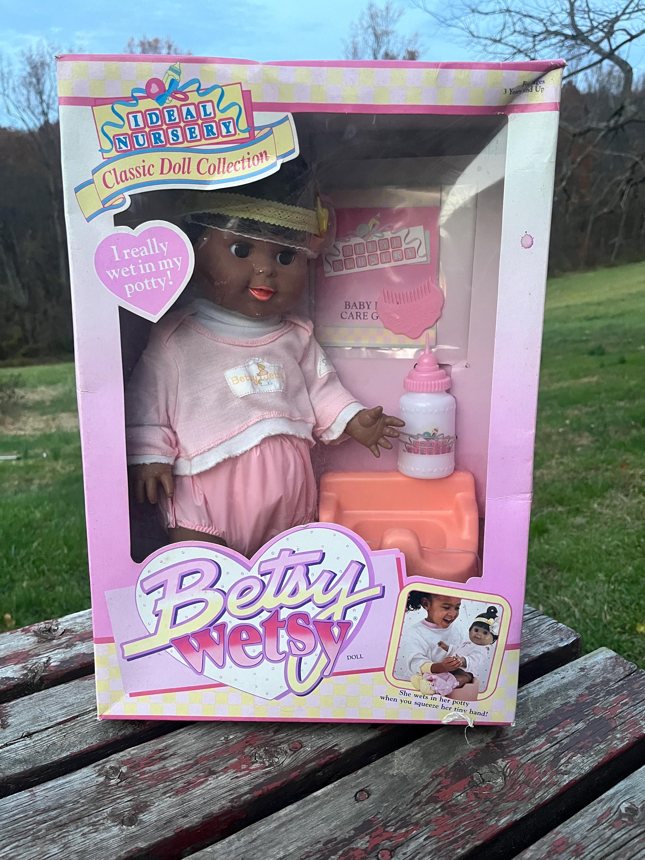 【90‘s vintage 20471120Hyoma soft toy♪新品】 Vintage 1991 Tyco Ideal Toys Besty Wetsy in Box! African American