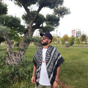 Tasseled Palestinian Keffiyeh, Palestinian scarf, Palestinian kufiya, Palestine keffiyeh, Tassel Keffiyeh, men women shemagh