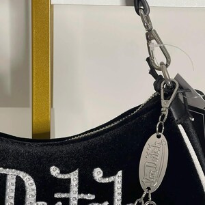 Von Dutch BLACK & WHITE RHINESTONE Velvet Shoulder Bag 画像 5
