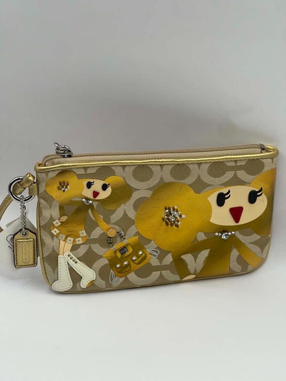 Coach Poppy Chan Goldy Wristlet Metallic Gold - Gem