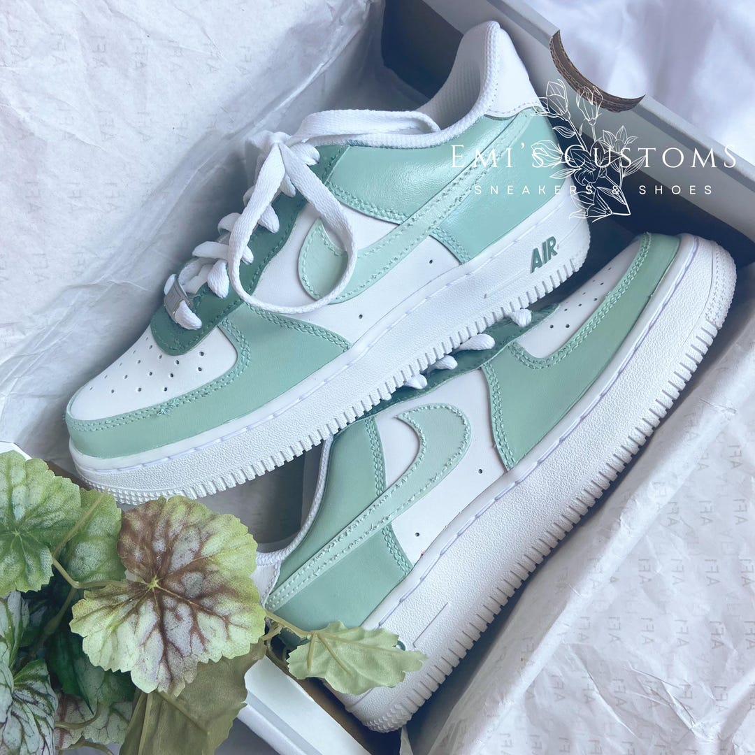 nike pastel green
