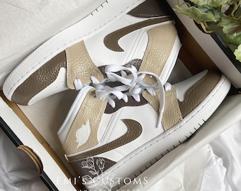 Zapatillas Nike Air Jordan 1 Mid personalizadas - Marrón y beige tostado crema