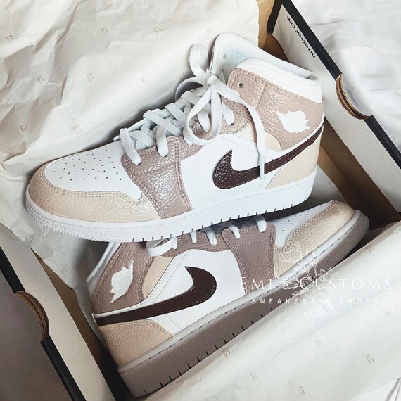 nike jordan 1 mid nude