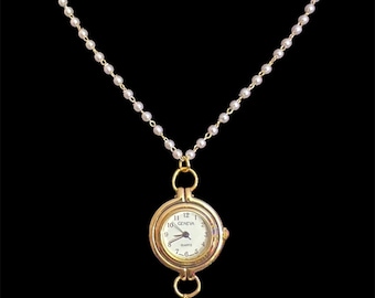 Collar y gargantilla con reloj de perlas de agua dulce chapado en oro de 18 quilates