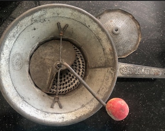 Moulin-Legumes Rotary Food Mill No 2 Made In France Red Rotating Knob