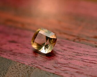 Gefacetteerde Oregon-zonnesteen: 3,5 kt natuurlijke gele edelsteen, ethisch gedolven in de VS