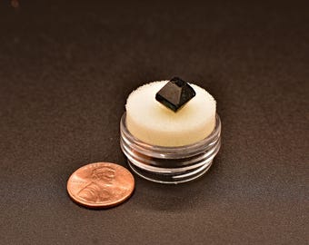 Oregon Augiet Crystal – Dodecaëdrische helende steen in displaydoos