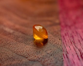 Gefacetteerde jeneverbesbergvuuropaal: 2,35 kt Oregon-edelsteen