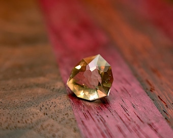 Gefacetteerde Oregon-zonnesteen: 4,8 kt natuurlijke gele edelsteen, ethisch gedolven in de VS