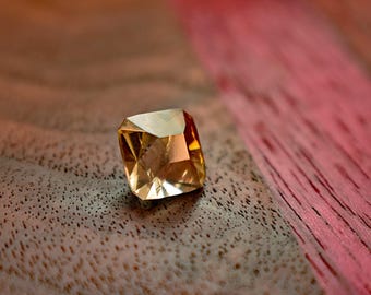 Oregon zonnesteen edelsteen: 2,69 kt vierkant geslepen, ethisch in de VS gedolven