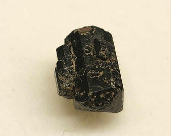Oregon Augite Crystal: monoklien jumelagemineraal in displaydoos