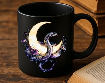 Caneca de café com estampa de lua crescente e cobra: xícara de cerâmica gótica com estampa floral e bruxa