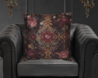 Kussensloop met gotische bloemen – donkere bordeauxrode rozen met gouden Victoriaanse rand | Donker Cottagecore Sierkussen | Sfeervolle woondecoratie