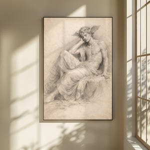 Könnte beinhalten: Eine gerahmte Bleistiftskizze einer klassischen Figur, möglicherweise Hermes, die mit einem geflügelten Kopfschmuck liegt. Das Kunstwerk ist in Grau- und Weißtönen gehalten, mit detaillierten Schattierungen und Draperien. Die Figur sitzt, einen Arm auf einer Oberfläche ruhend.