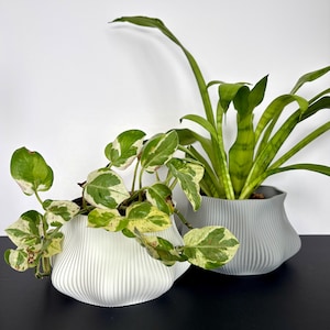 Modern Stylish Plant Pot - Unique Textured Indoor Planter for Home Decor - 4.5 Inch Pot with Drainage Holes Perfect Gift for Plant Lovers