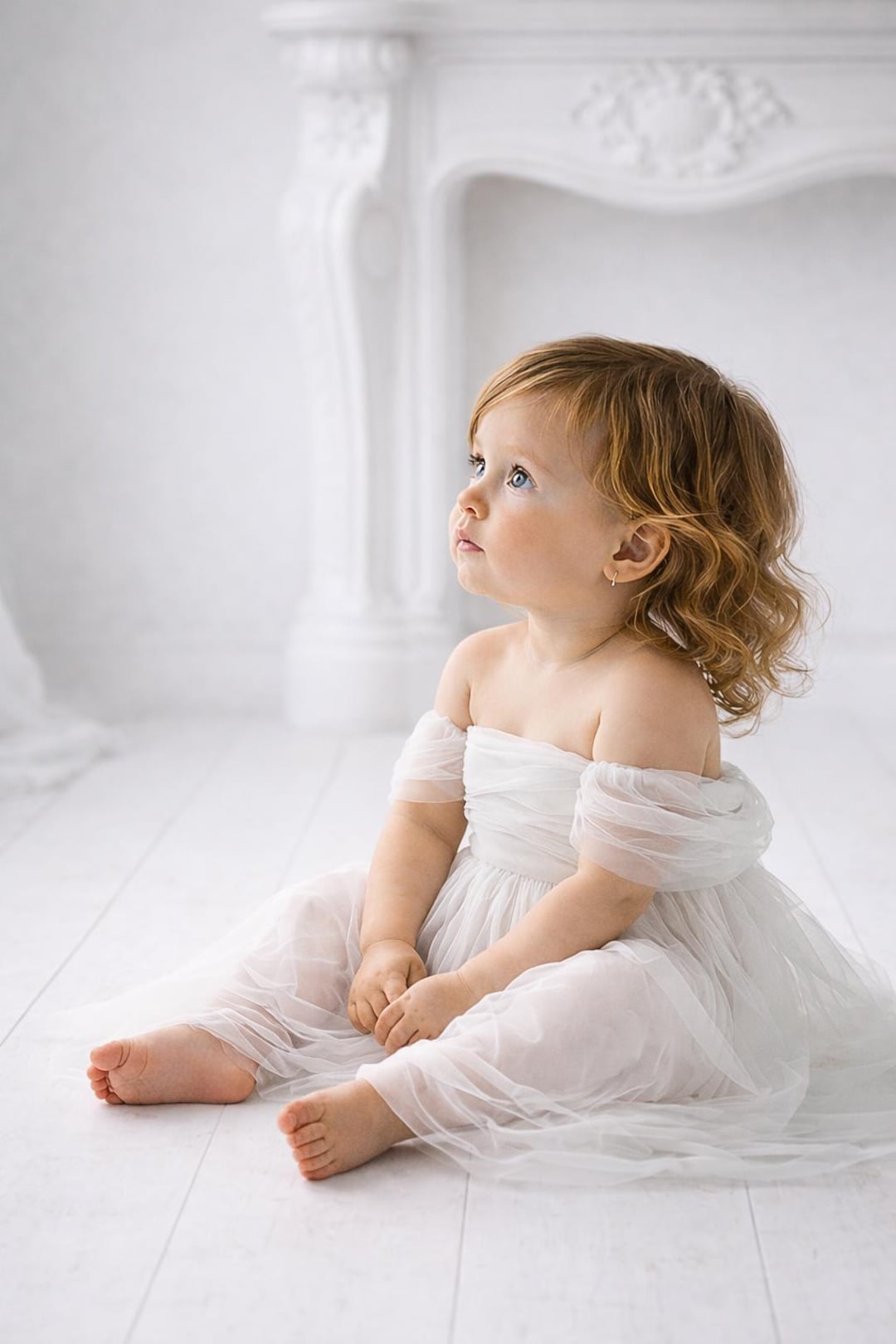 White Minimalist Baby Backdrop, 6 Month Baby Photography Background ...
